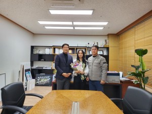 우수학생 장학금 전달